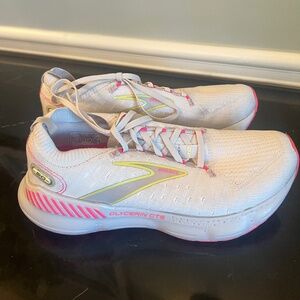 Brooks Glycerin "Stealthfit" Women's White Running Shoe, Size 7.5